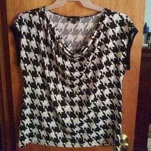 Black and white houndstooth top